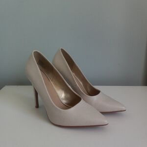 Torta Caliente Women's Cream/Ivory High Heels Size 8W B9